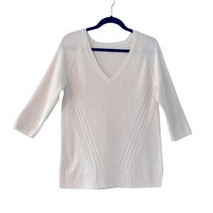 New York & Co. white V-neck sweater 3/4 raglan sleeves fancy stitch M